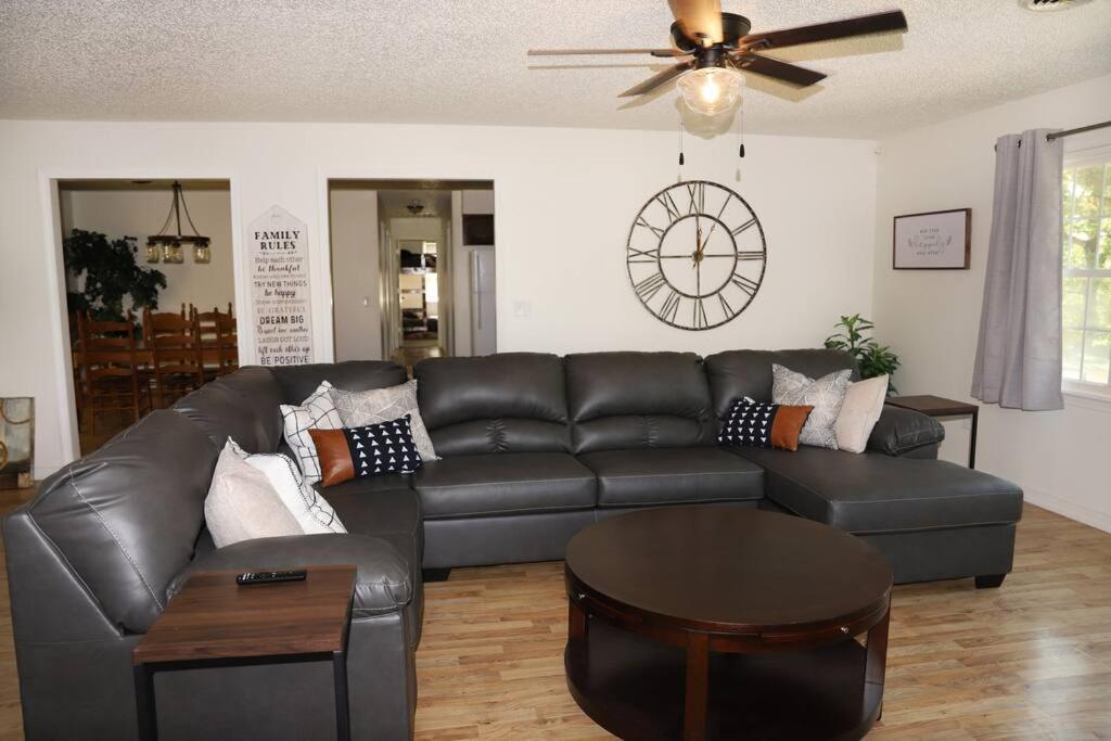 3 Bedroom Vacation Home Next To Silver Dollar City Branson Bagian luar foto