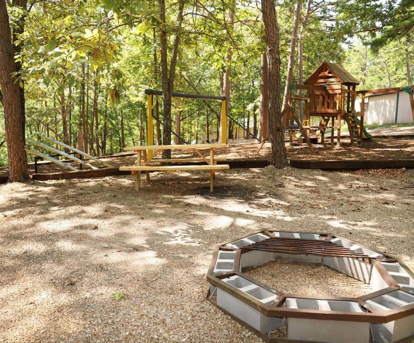 3 Bedroom Vacation Home Next To Silver Dollar City Branson Bagian luar foto