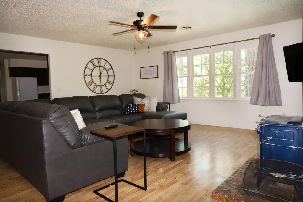 3 Bedroom Vacation Home Next To Silver Dollar City Branson Bagian luar foto
